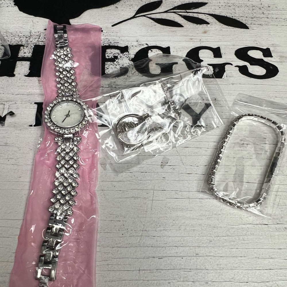 Jewelry set. Watch, ring (7) bracelet, studs and necklace. New not opened.